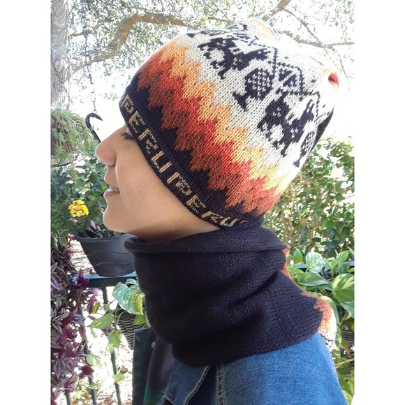 Peruvian Hat (Chullo) and Scarf One Piece Alpaca and Sheep Wool - Picture 7 of 7